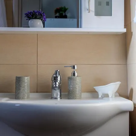 Sofias Argostoli * Razáta